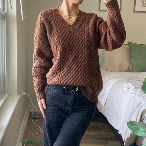 Aritzia Sunday Best Peggy V-Neck Cable Knit Sweater - Picture 1 of 9